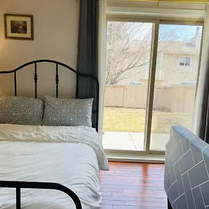 Guest house Lily Near Golf And Banff Costco Newly Renovated Queen Size Bed Single Bathroom Sofa Tv, Calgary