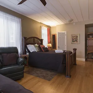 https://acacias-bed-breakfast.hotelsquebeccity.net