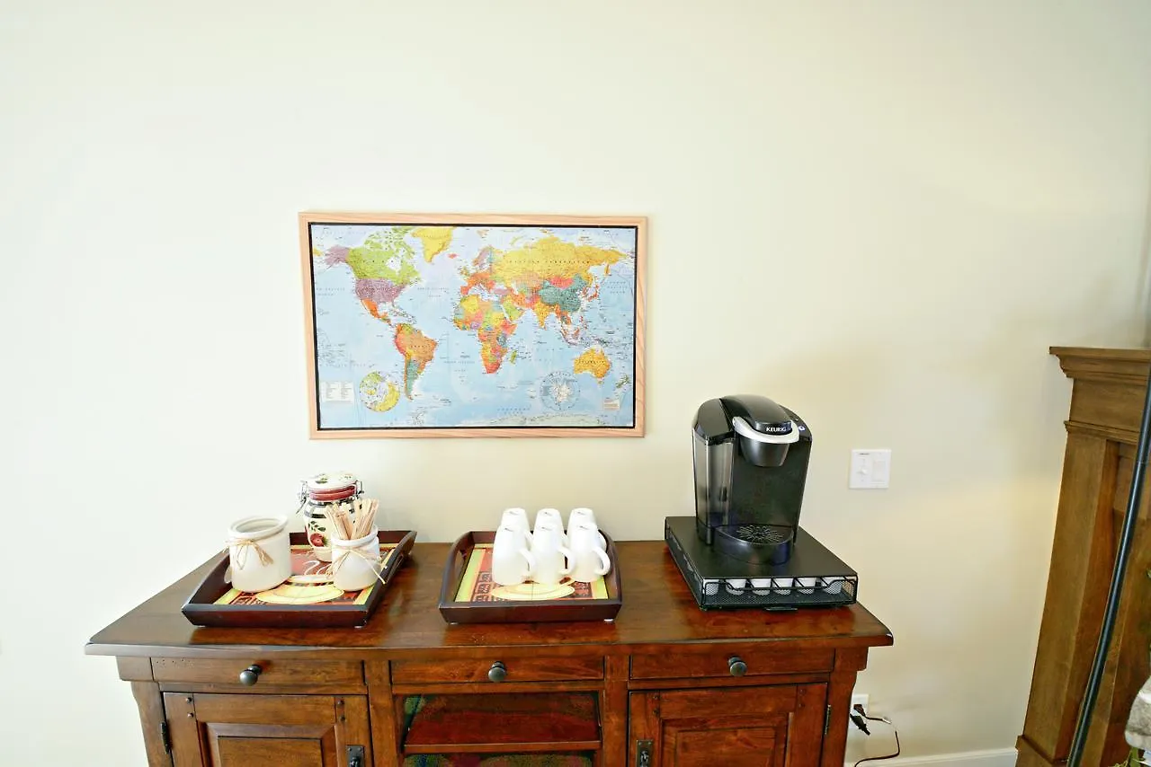 Bed & Breakfast Novel Bed And Breakfast YYC
