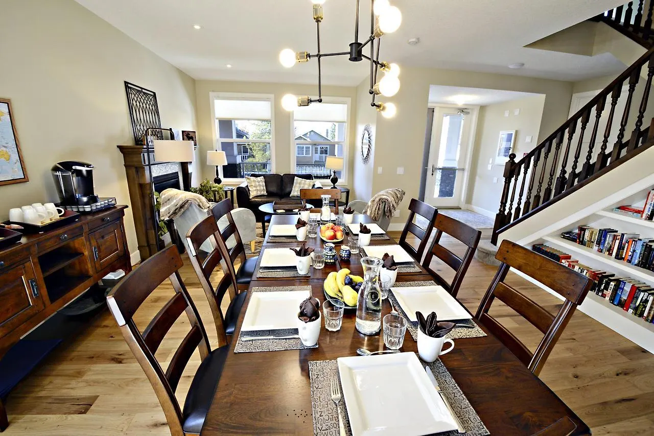 Novel Bed And Breakfast YYC 3*,