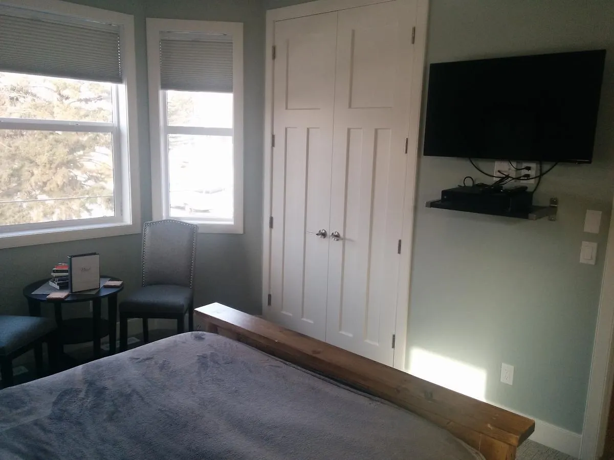 Novel Bed And Breakfast YYC 3*,  Canada